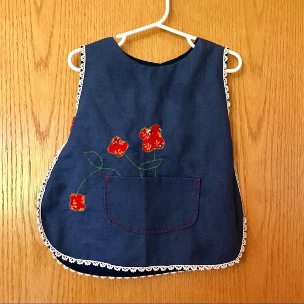 Classic vintage girls’ pinafore 12-18 m